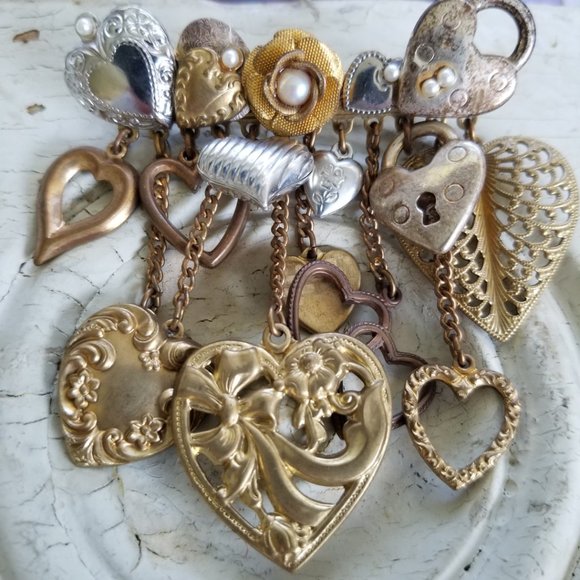Baroque Brooch Pin with Heart Collage Dangles - Picture 7 of 13